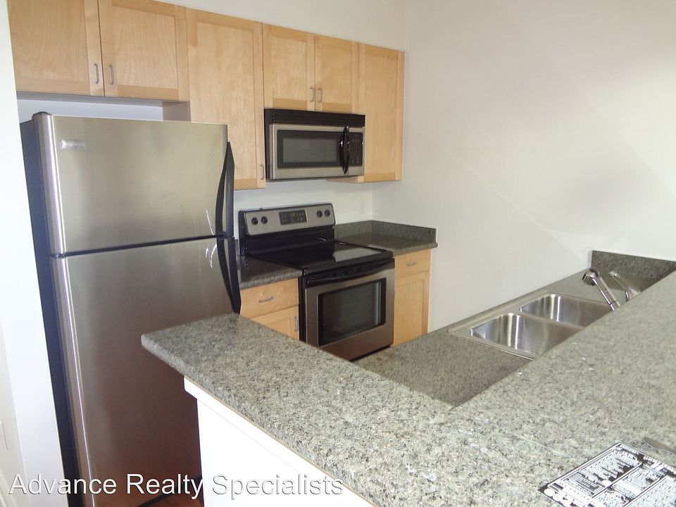 2nd image of 1333 W Broad St #U203