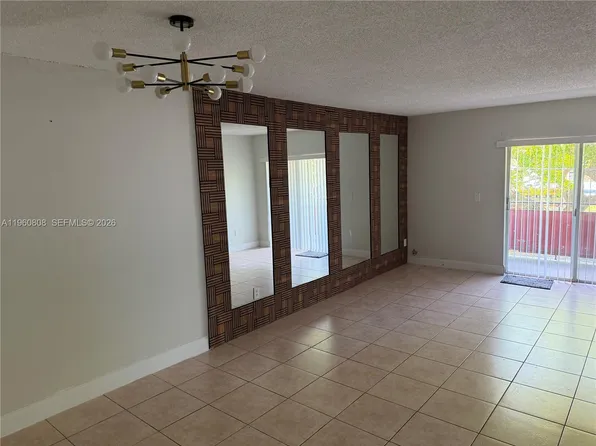 13685 NE 10th Ave APT 210, North Miami, FL 33161