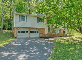 56 Heather Ln, Troutville, VA 24175