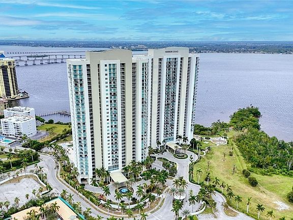 2nd image of 3000 Oasis Grand Blvd APT 701