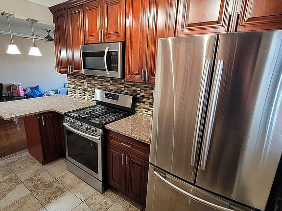 4th image of 9411 59th Ave APT D27