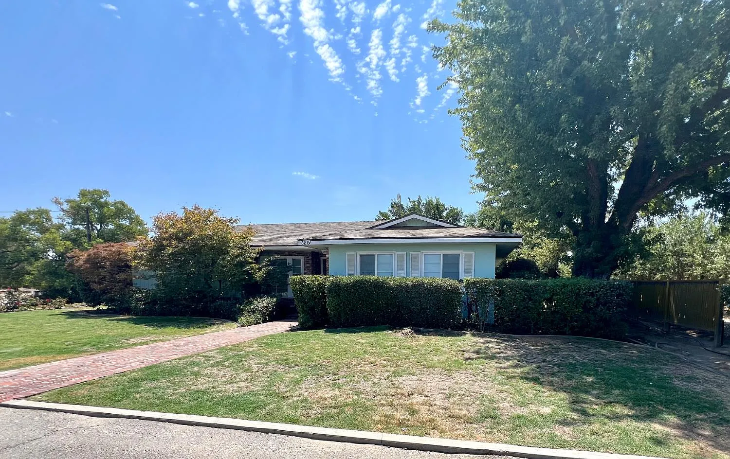 3 bed, 2278 sqft, $2,500 — Photo 3