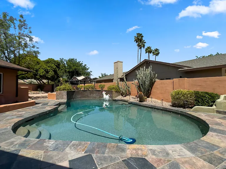 2146 E Manhatton Dr — Photo 25