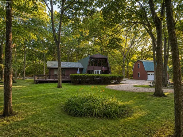 280 Meechen Rd, Put In Bay, OH 43456
