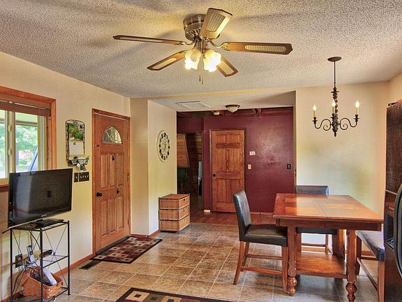 5th image of 1020 Hickory Hill Dr