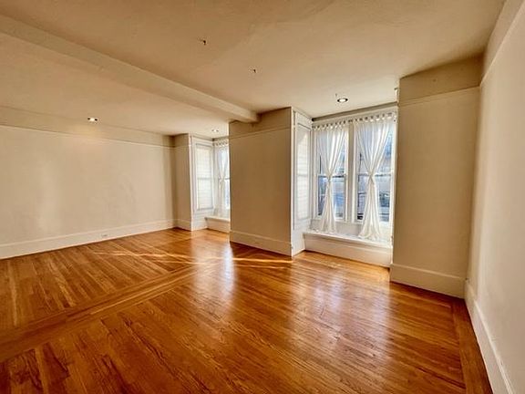 4th image of 180 Caselli Ave