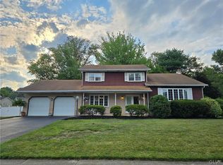 413 Johnston Dr, Bethlehem, PA 18017