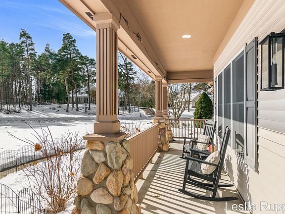 5th image of 7913 Jonathan Woods Dr SE