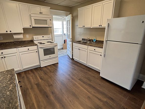 4th image of 1112 Morehead Ave SE