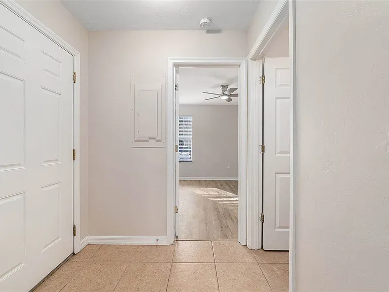 9755 SW 52nd Rd — Photo 33