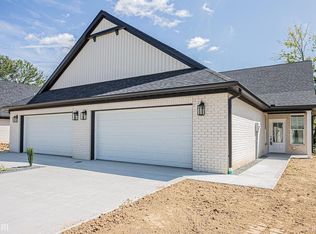 8641 Pebble Creek Dr, Newburgh, IN 47630