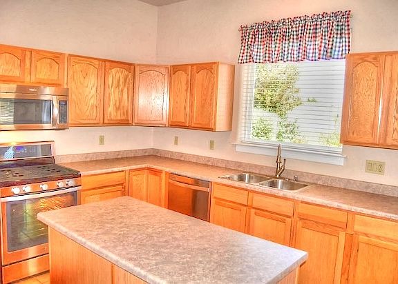 3rd image of 10524 Pamplona St NW