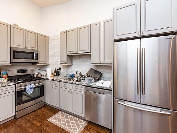 5th image of 625 E Groveland Park #2