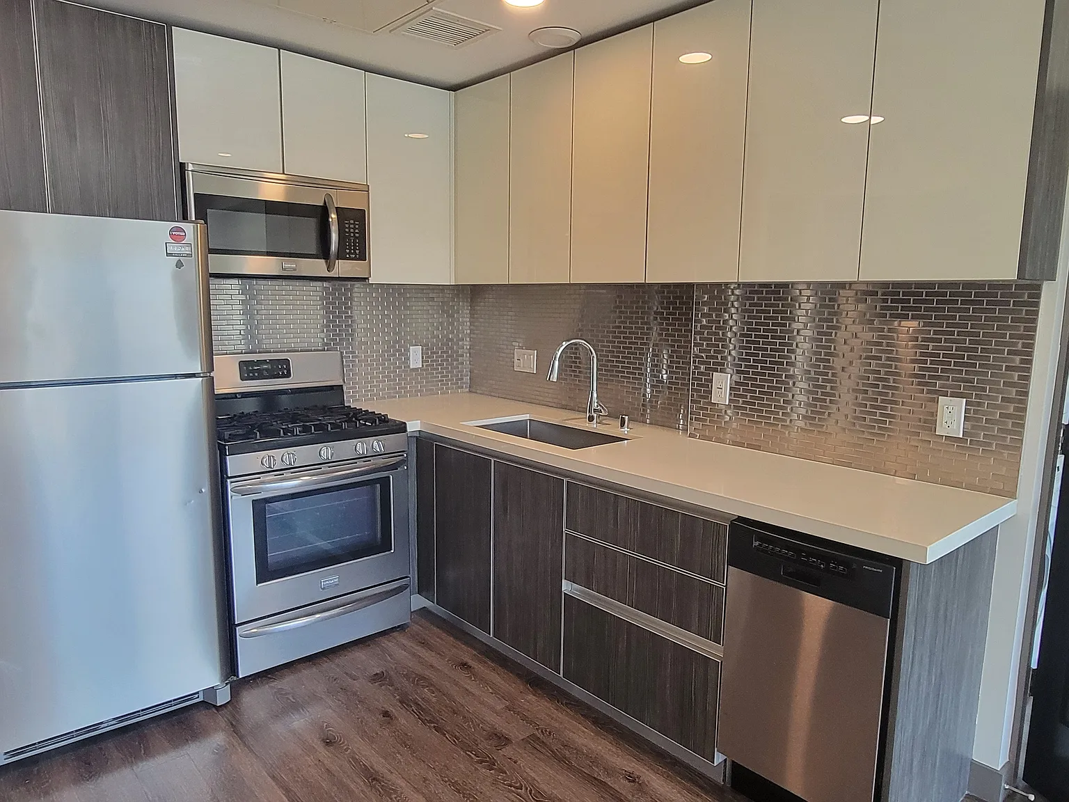 11400 Culver Blvd — Photo 3