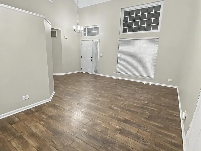 1213 Pennsbury Ln — Photo 2