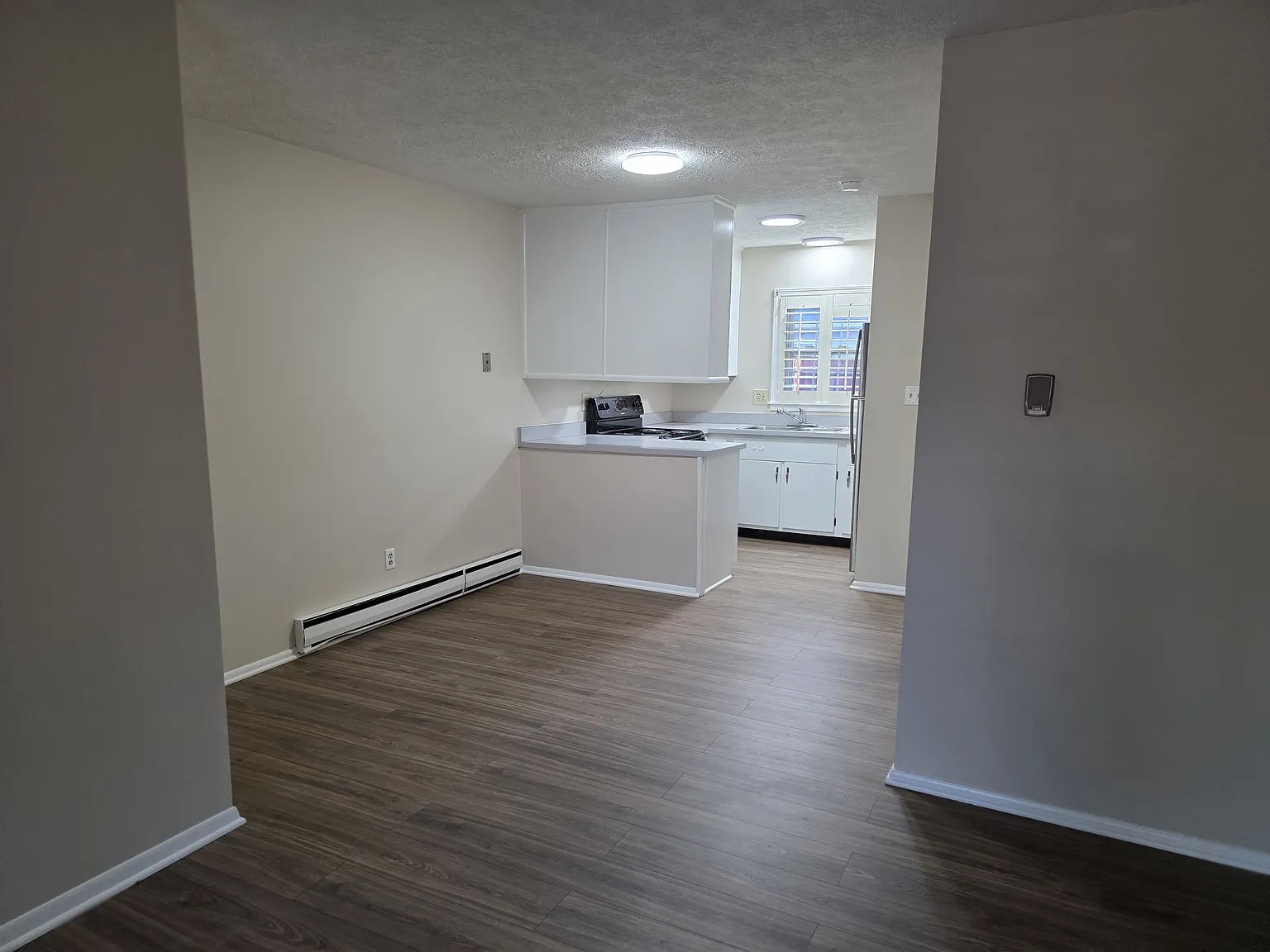 2 bed, 1.5 bath, 1020 sqft, $1,325 — Photo 3