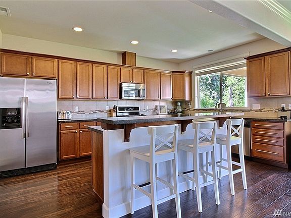 4th image of 3830 19th Ave NE