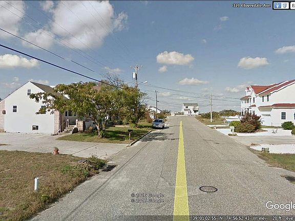 4th image of 326 Cloverdale Ave