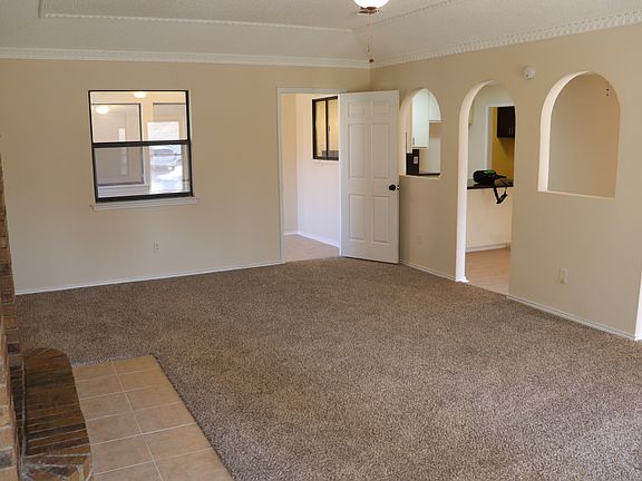 3rd image of 732 Parkview Dr
