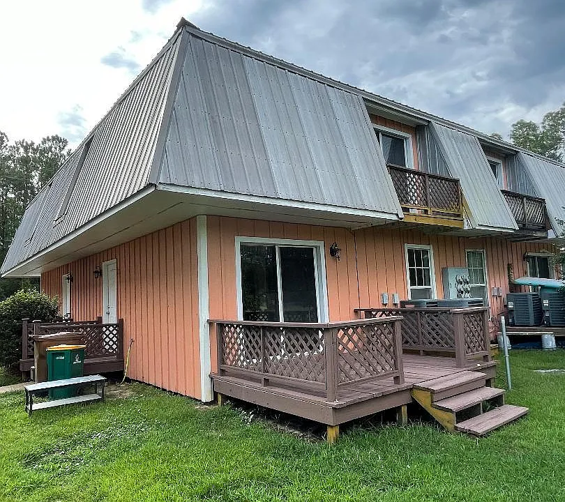 590 Royal Oak Dr #7
