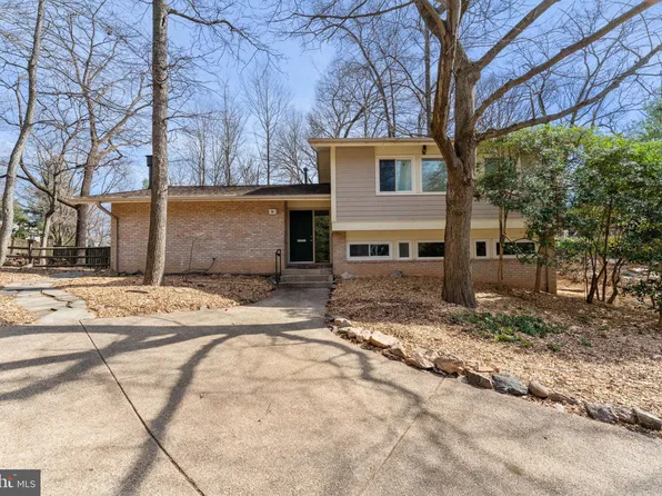 6 Lakeside Overlook, Rockville, MD 20850