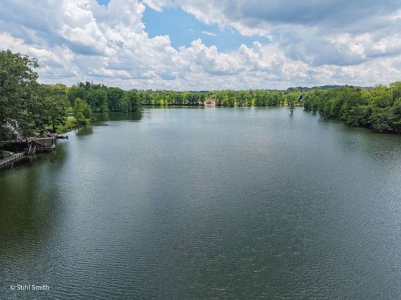 4th image of 213 Hearn Island Dr