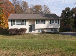 9 Cortlandt Dr, Poughkeepsie, NY 12603