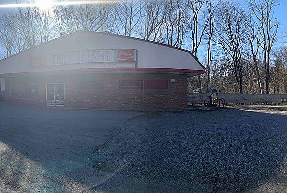 3rd image of 1001 Lee Hwy