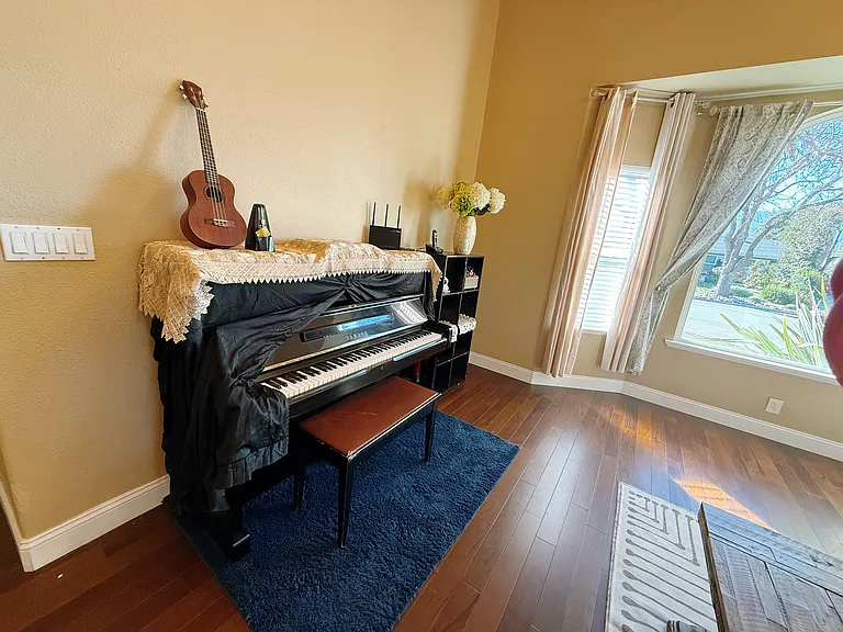 6208 Lillian Way — Photo 17