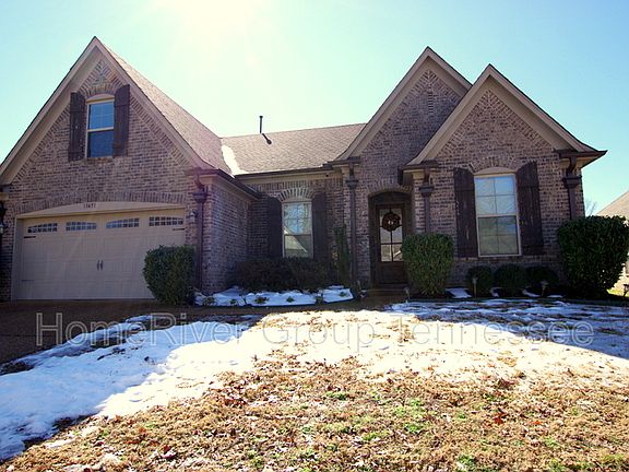 2nd image of 10451 Redmond Cir N