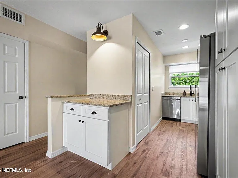 22 Comares Ave #6B — Photo 7
