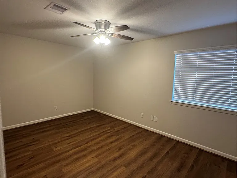 8807 Belle Glen Dr — Photo 13