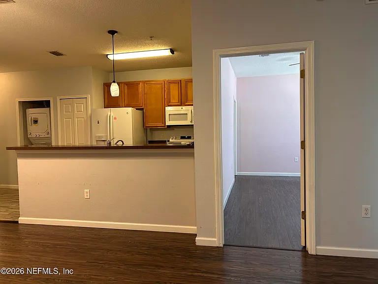 8215 Green Parrot Rd #103 — Photo 5