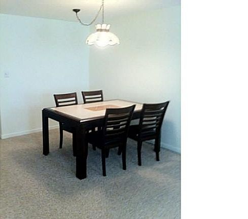 3rd image of 10 Wayne Ter APT 4