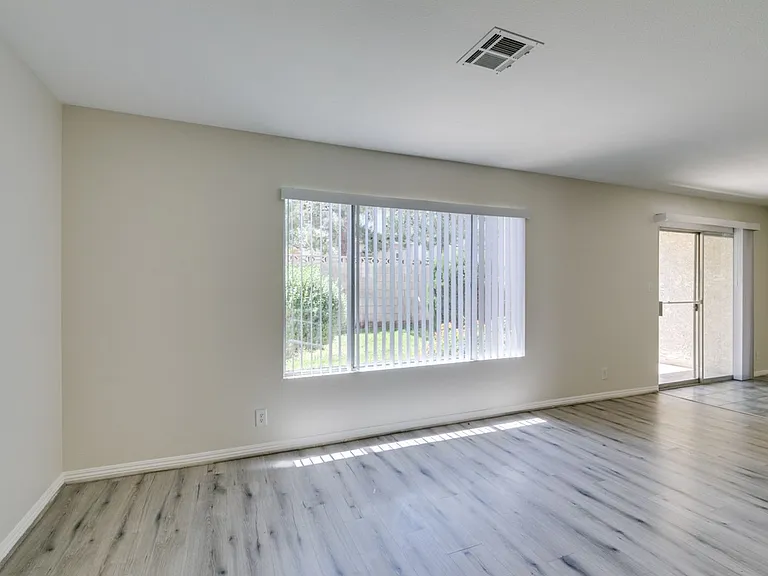 784 Anne Ln — Photo 11