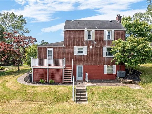 3rd image of 6717 Ridgevue Dr