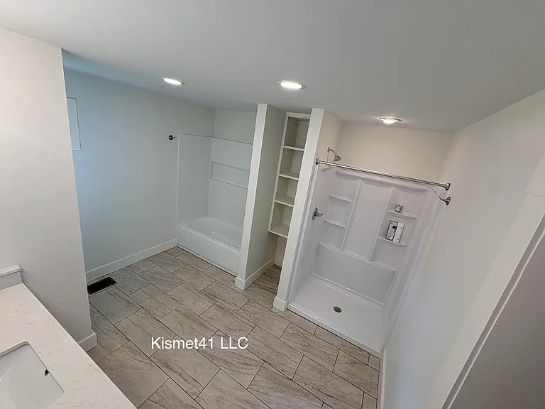 409 Lilly Ave — Photo 3