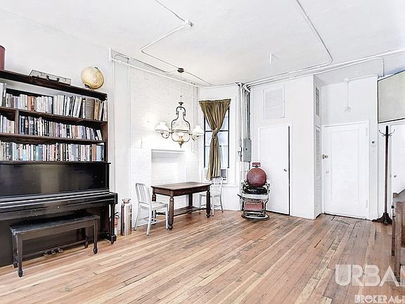5th image of 247 Grand St APT 2R