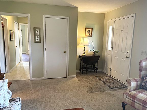 3rd image of 1325 Woodline Dr