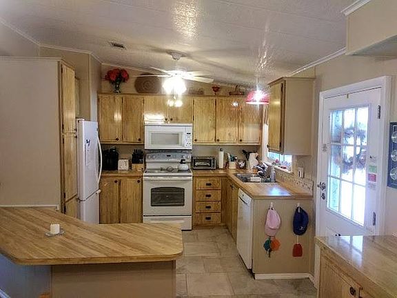 4th image of 110 E Pine Dr