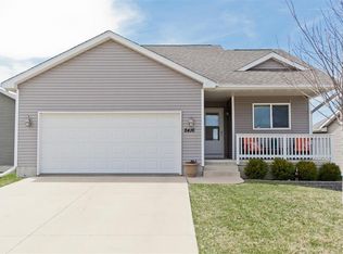 8416 Brighton Ct SW, Cedar Rapids, IA 52404