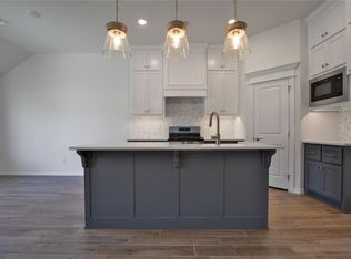 9304 NW 89th St, Yukon, OK 73099