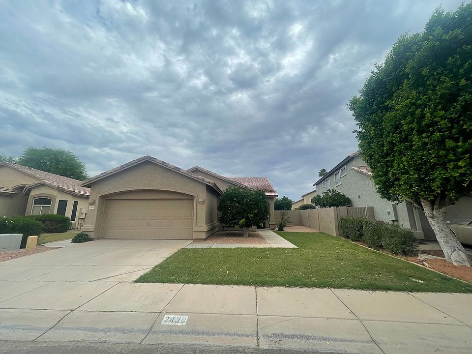 1st image of 2430 W Hemlock Way