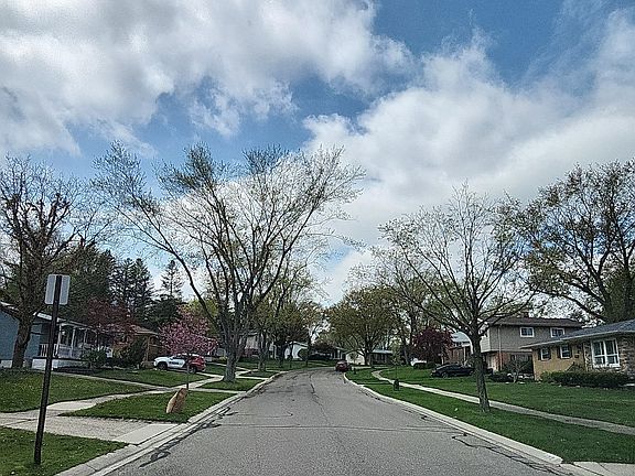 4th image of 865 Panorama Dr