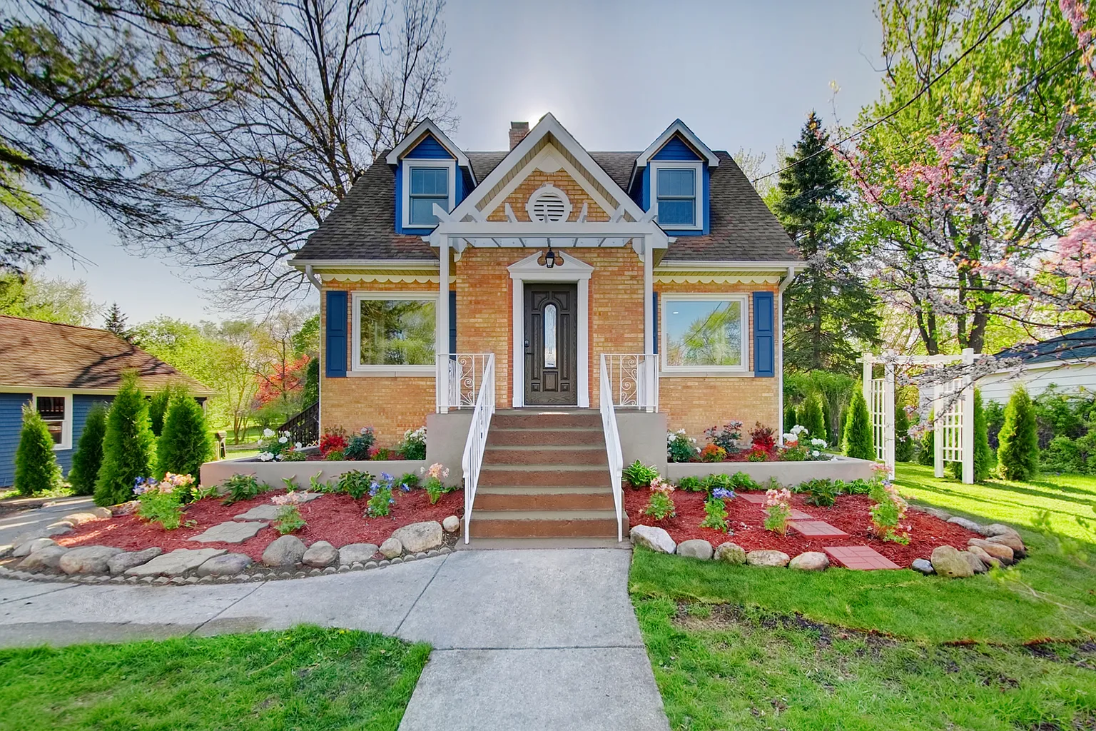 244 Forest View Ave photo 1