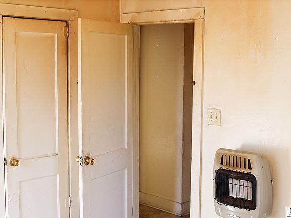 5th image of 1303 Hickory St