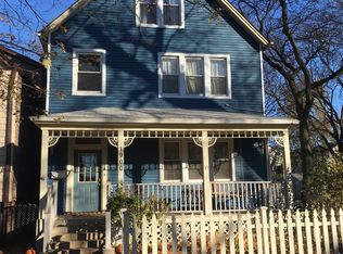 1900 W Nelson St, Chicago, IL 60657