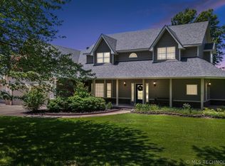 1805 NE Oakridge Dr, Claremore, OK 74017