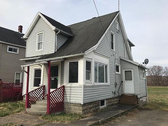 2nd image of 853 Lafayette St