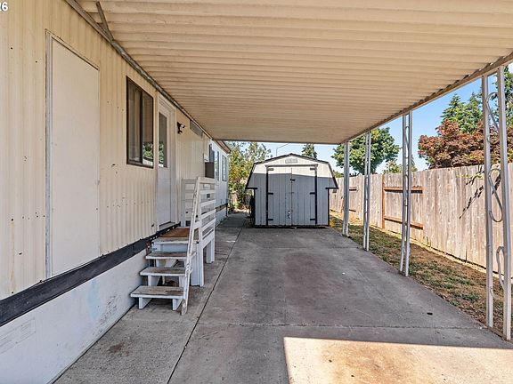 3rd image of 491 Creswood Dr